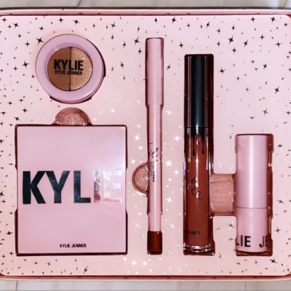 Kylie Jenner Try it Kit- Kyliecosmetics